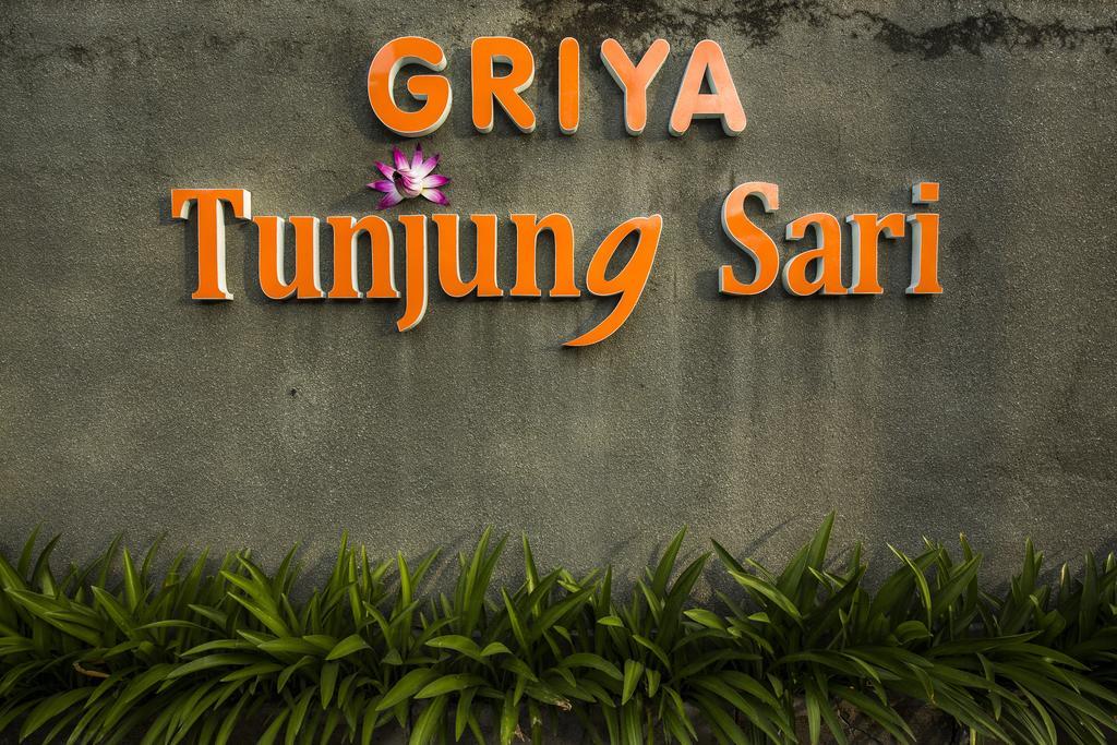 Griya Tunjung Sari Hotell Denpasar Exteriör bild